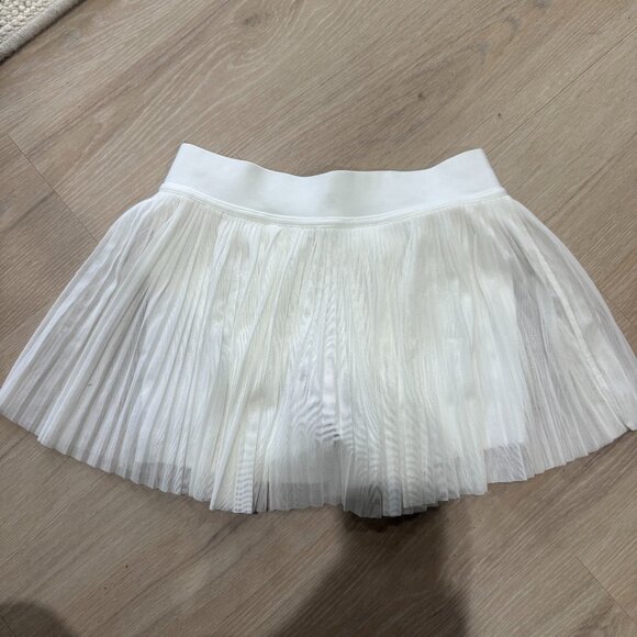 DISCONTINUED Lululemon Mesh Pleats Mid-Rise Mini Tennis Skirt - White - Picture 2 of 3